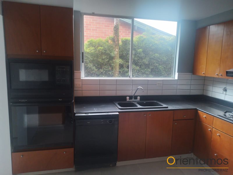 Casa disponible para la venta en Envigado el codigo es 19235 foto numero 9