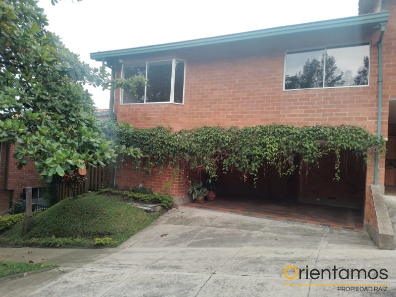 Casa disponible para la venta en Envigado el codigo es 19235 foto numero 2