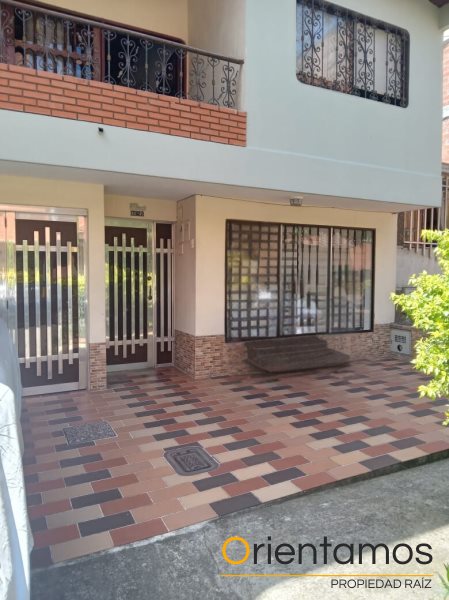 Casa-local disponible para el arriendo en Envigado el codigo es 19559 foto numero 2