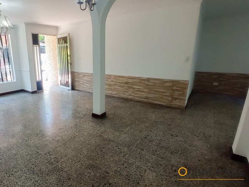 Casa-local disponible para el arriendo en Envigado el codigo es 19559 foto numero 3