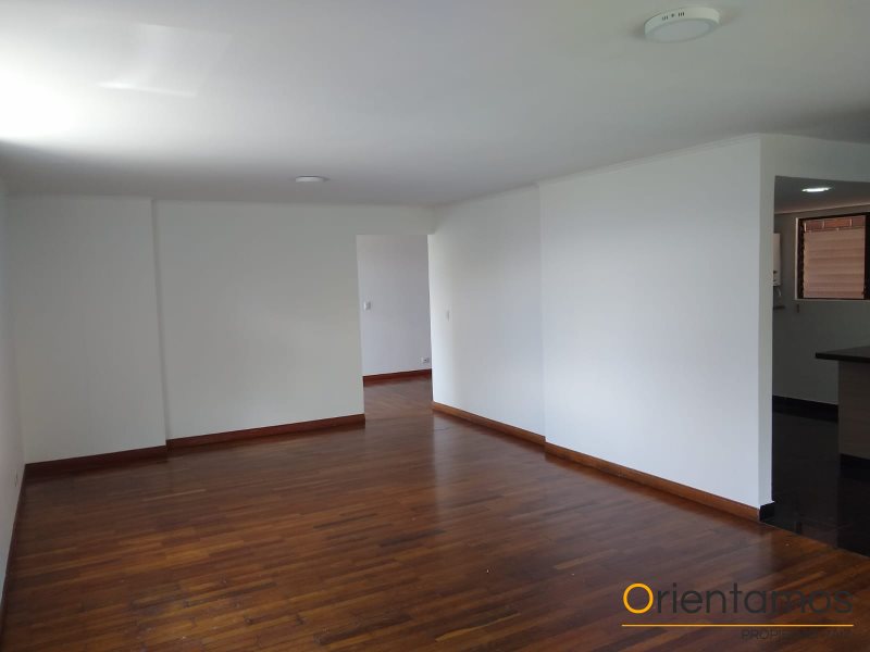 Apartamento disponible para la venta en Medellín el codigo es 18519 foto numero 6