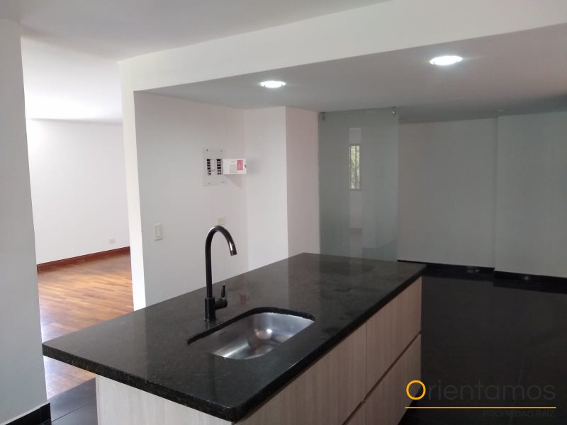 Apartamento disponible para la venta en Medellín el codigo es 18519 foto numero 8