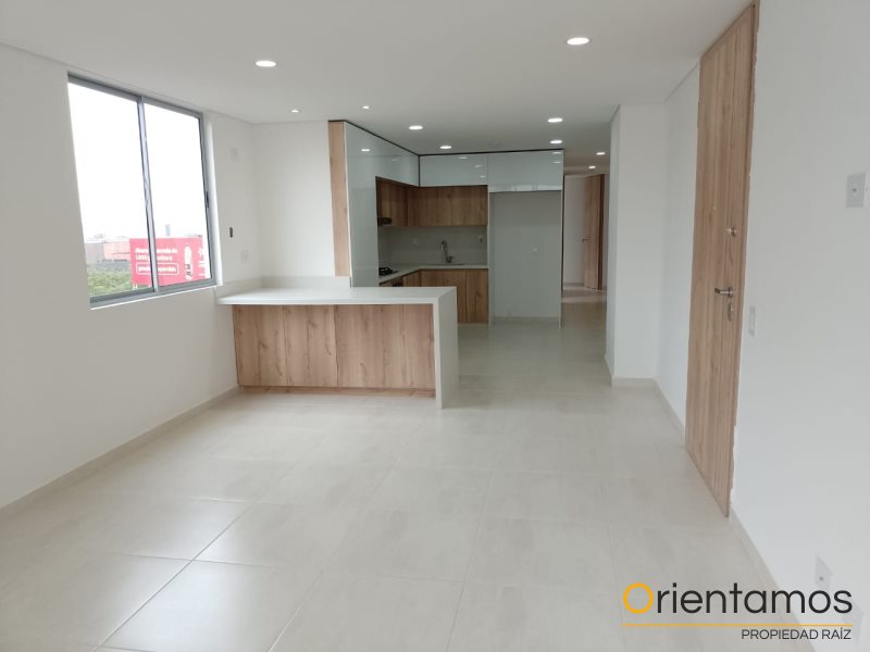 Apartamento disponible para el arriendo en Envigado el codigo es 19180 foto numero 3